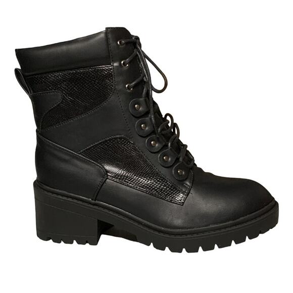 Women's WIDE Lace Up Lug Sole Combat Ankle Boot Size 12 W | NEW IN BOX - Picture 4 of 7